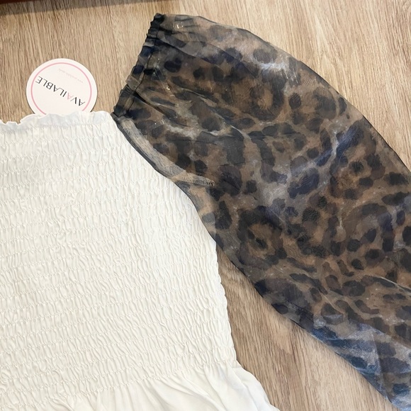 NWT Available Ruffle and Puff Sleeve Top - Picture 3 of 7